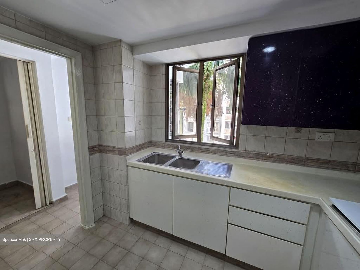 Parkview Apartments (D23), Apartment #594210081